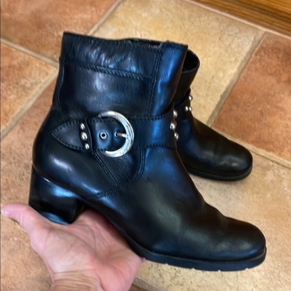 Harley Davidson motorcycle boots studded with a buckle size 8